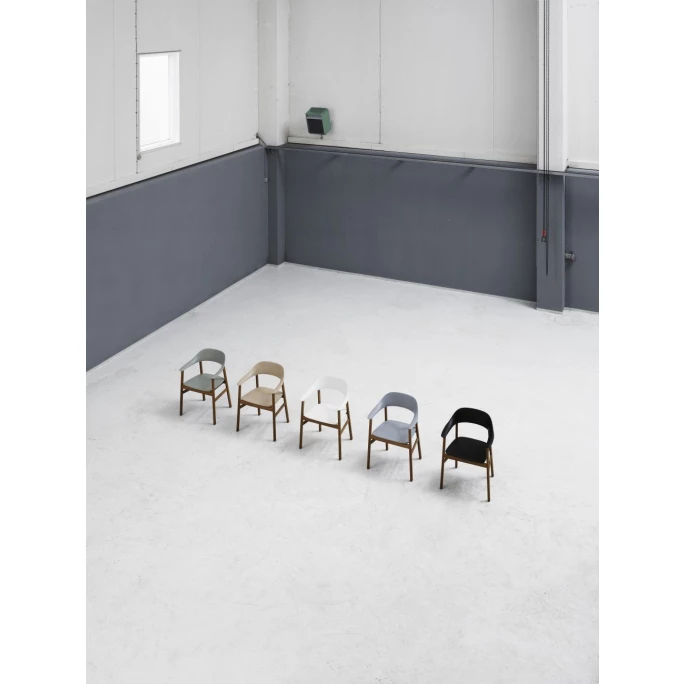 Normann Copenhagen Herit Lehnstuhl Mit Armlehnen - H 81,5 X B 60 X T 51 Cm - White / Eiche Gebeizt – Bild 5